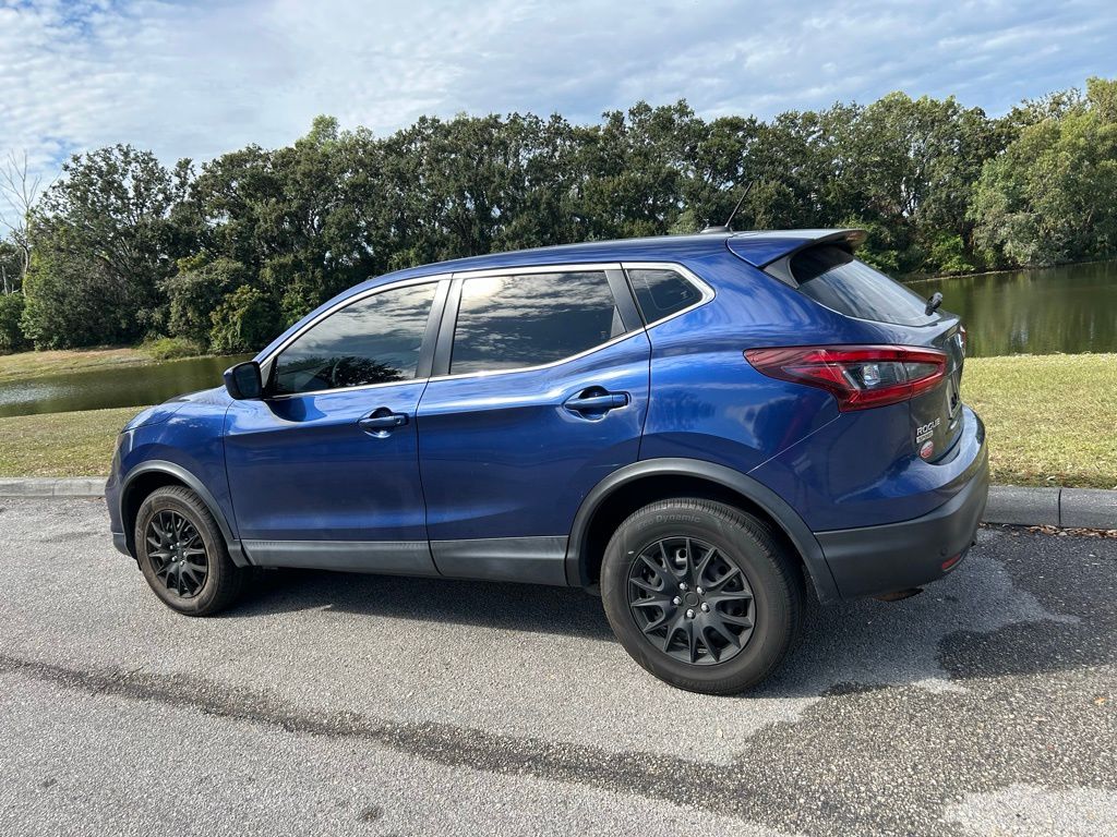 Thumbnail: 2020 Nissan Rogue Sport - 3