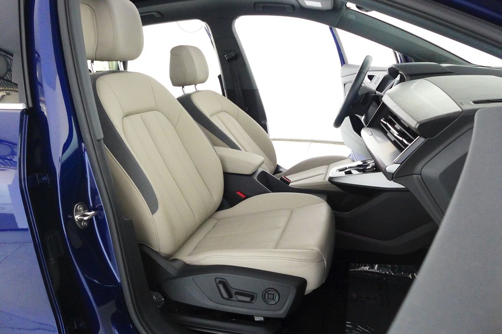 Thumbnail: 2023 Audi Q4 e-tron - 19