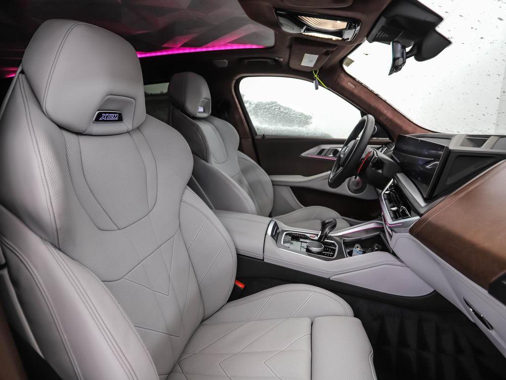 Thumbnail: 2025 BMW XM - 31