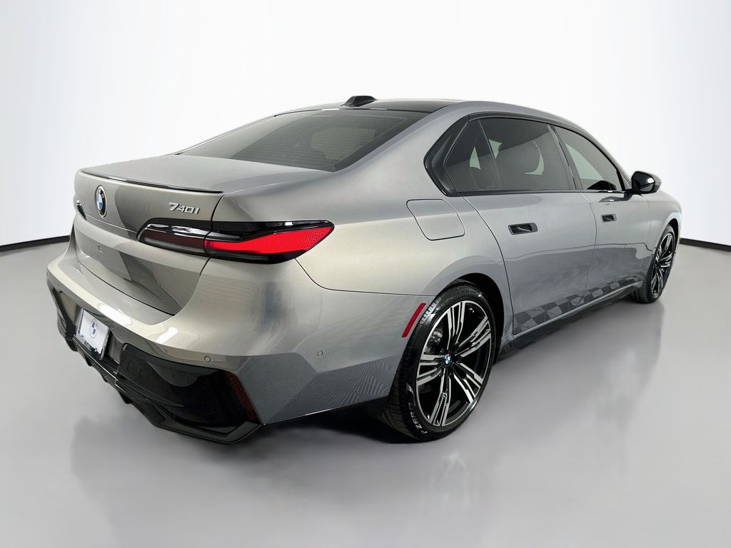 Thumbnail: 2025 BMW 7 Series - 5