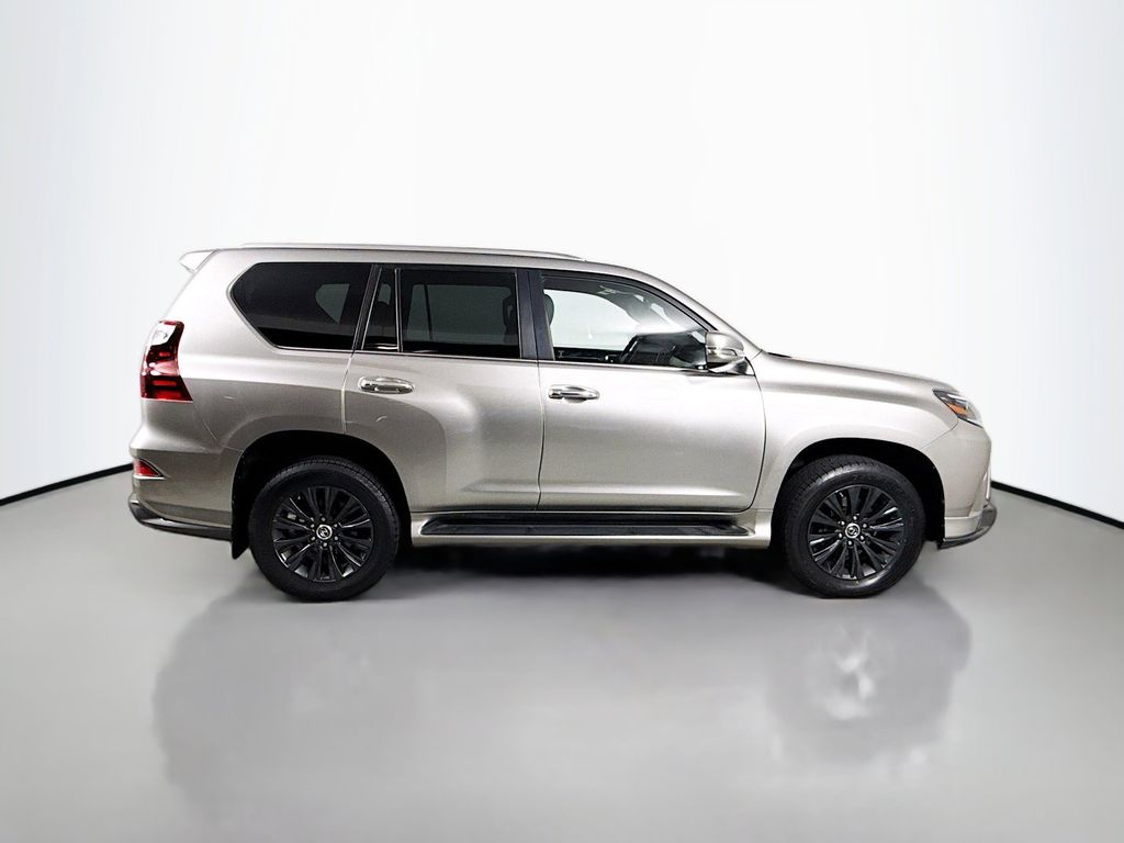 Thumbnail: 2022 Lexus GX - 4
