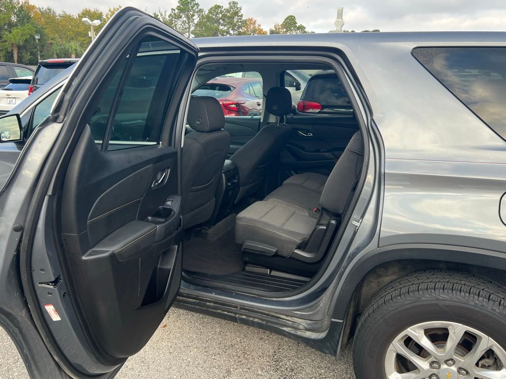 2020 Chevrolet Traverse LS 8