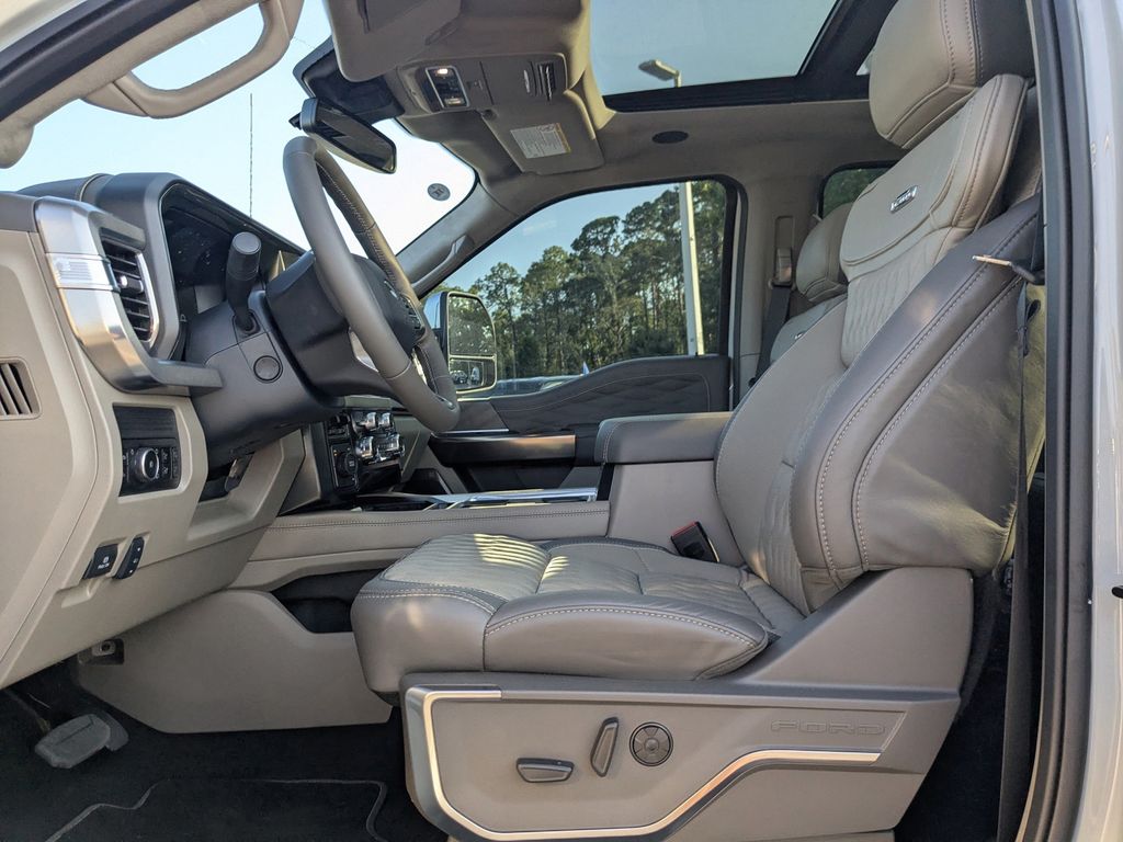 2025 Ford F-450 Super Duty Platinum