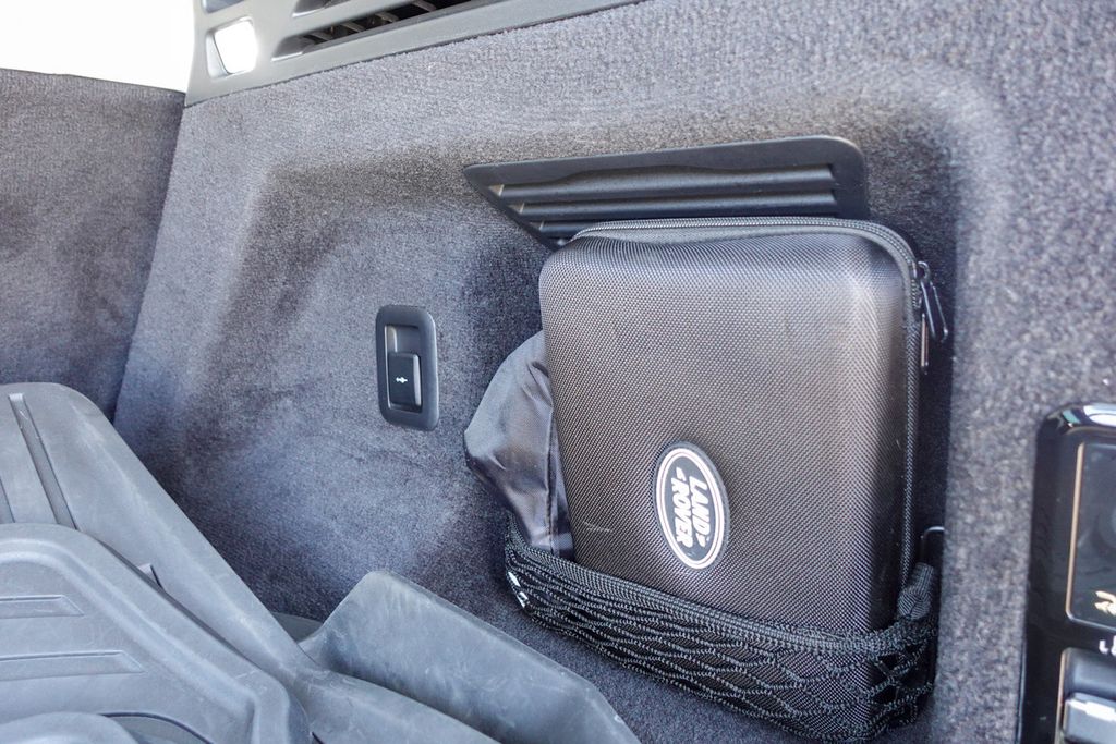 Used 2023 Blue Land Rover SE image 36