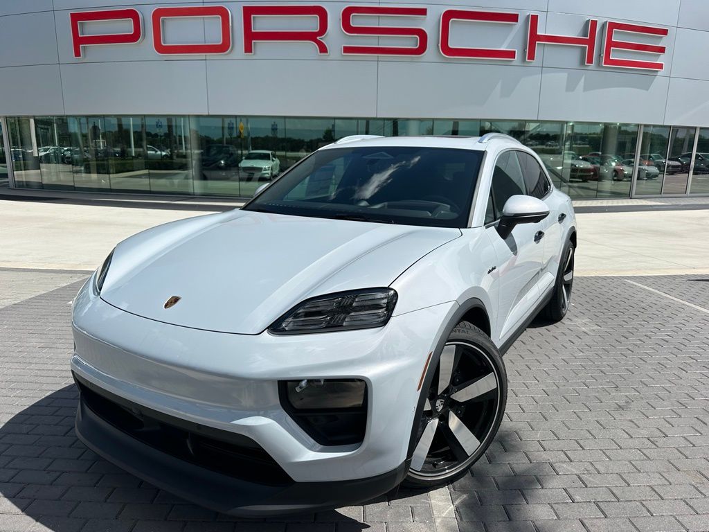 Thumbnail: 2025 Porsche Macan - 1