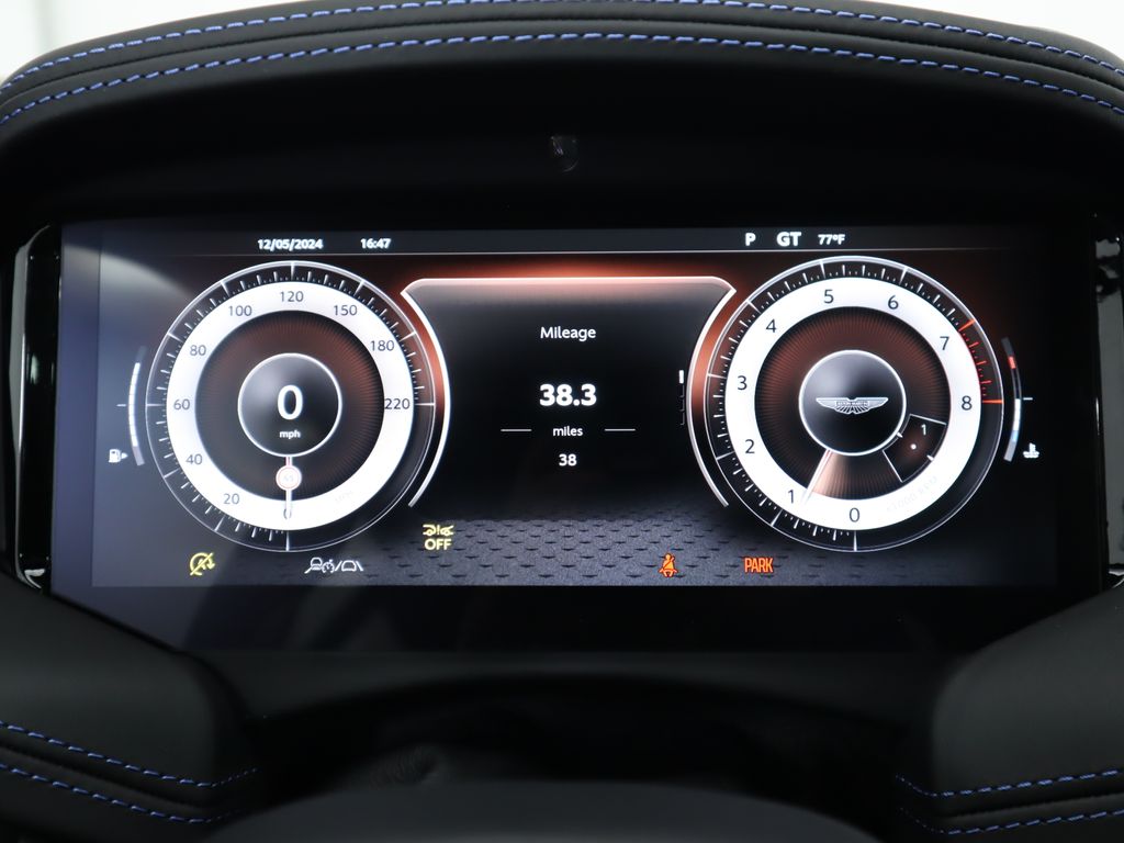 Thumbnail: 2025 Aston Martin DB12 - 32