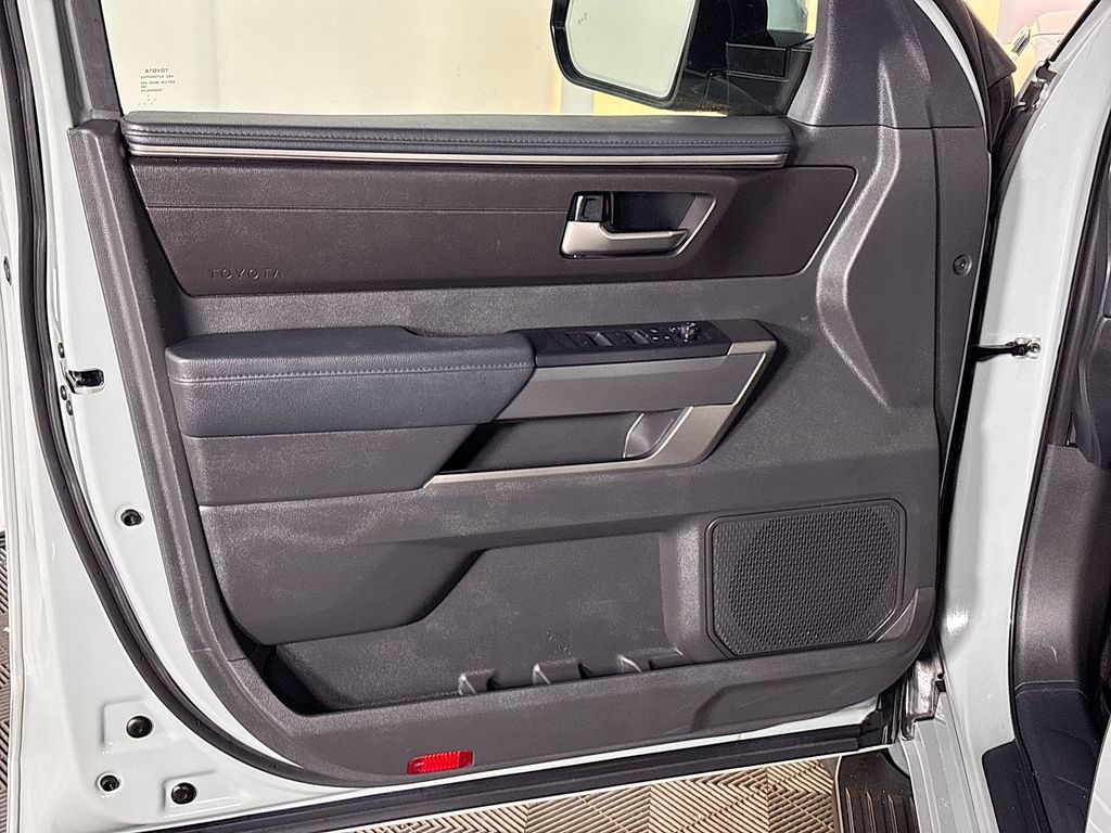 2024 Toyota Sequoia SR5