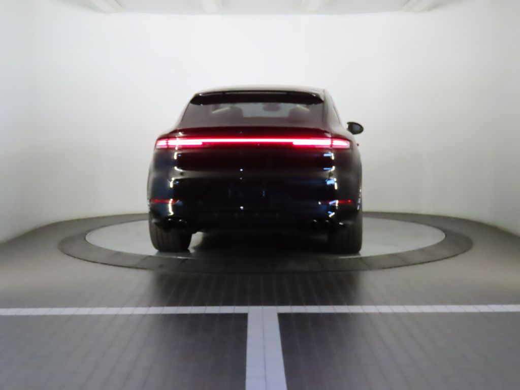 Thumbnail: 2025 Porsche  - 6