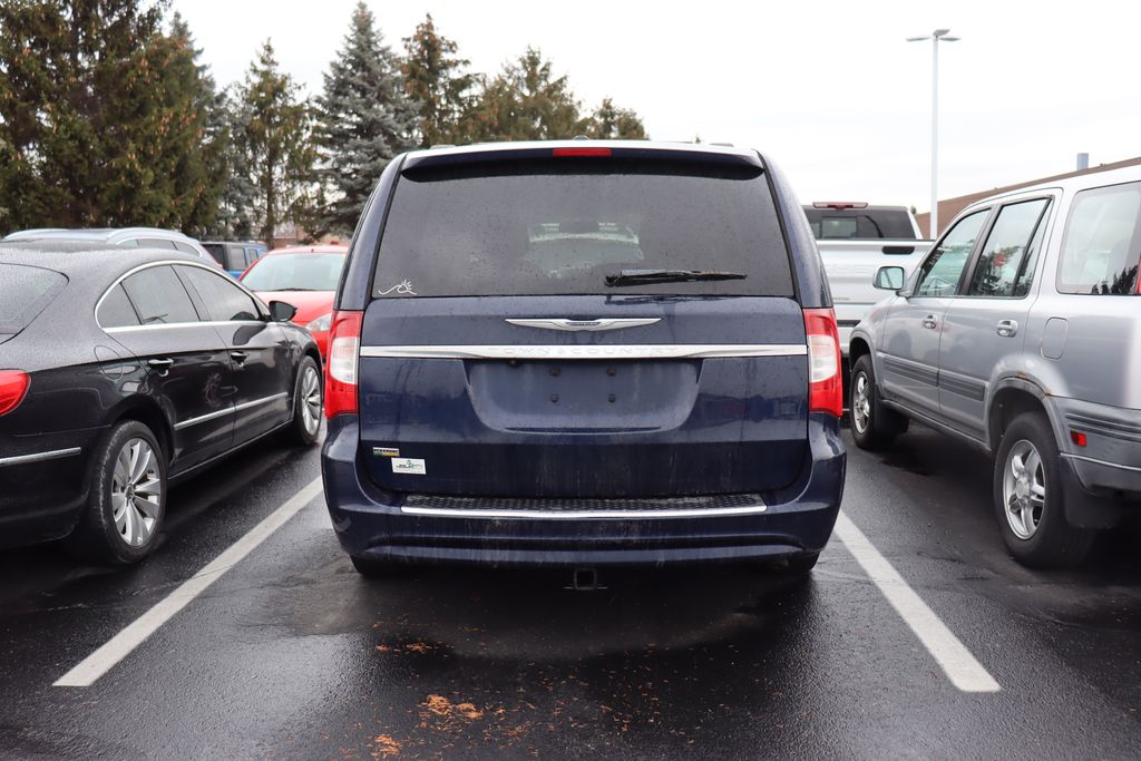 2014 Chrysler Town & Country Touring 3