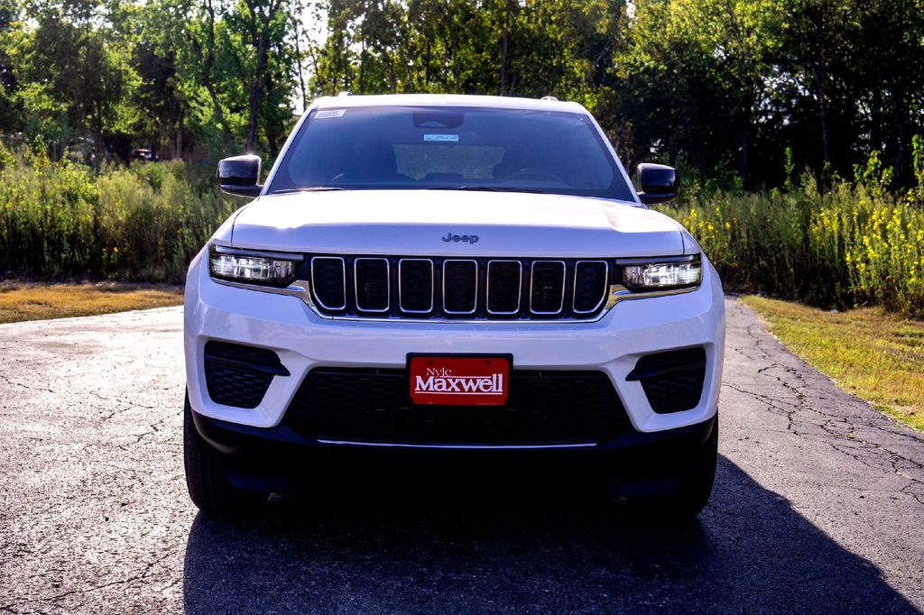 New Car 2025 Jeep Grand Cherokee  Laredo X For Sale Under $40,000 In Taylor, Texas