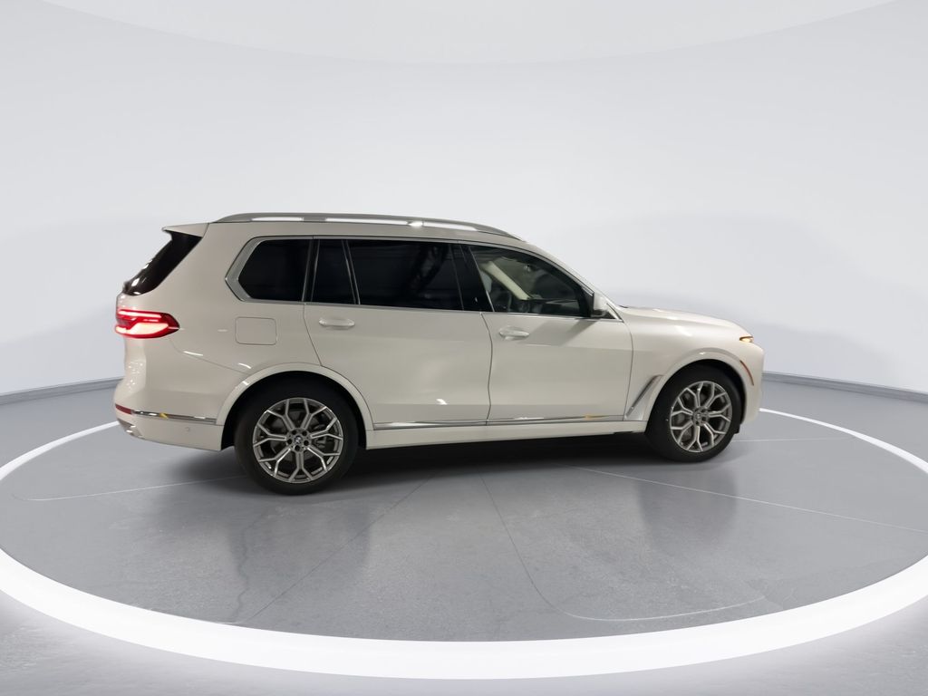 2025 BMW X7 xDrive40i 8