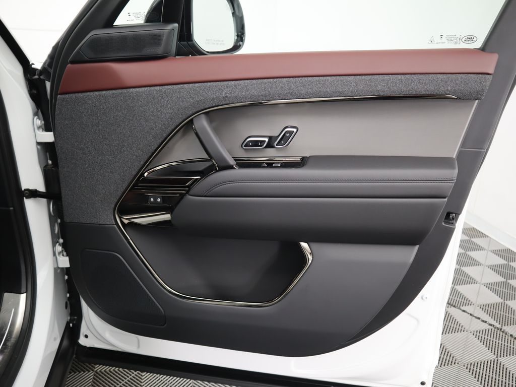 2025 Land Rover Range Rover Sport Dynamic 27