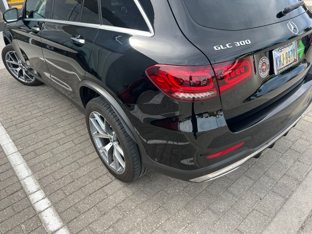 Used 2022 Black Mercedes-Benz GLC 300 image 9