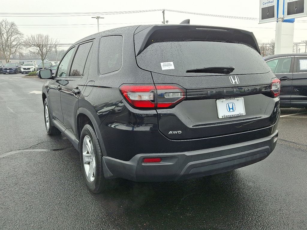 Thumbnail: 2023 Honda Pilot - 4