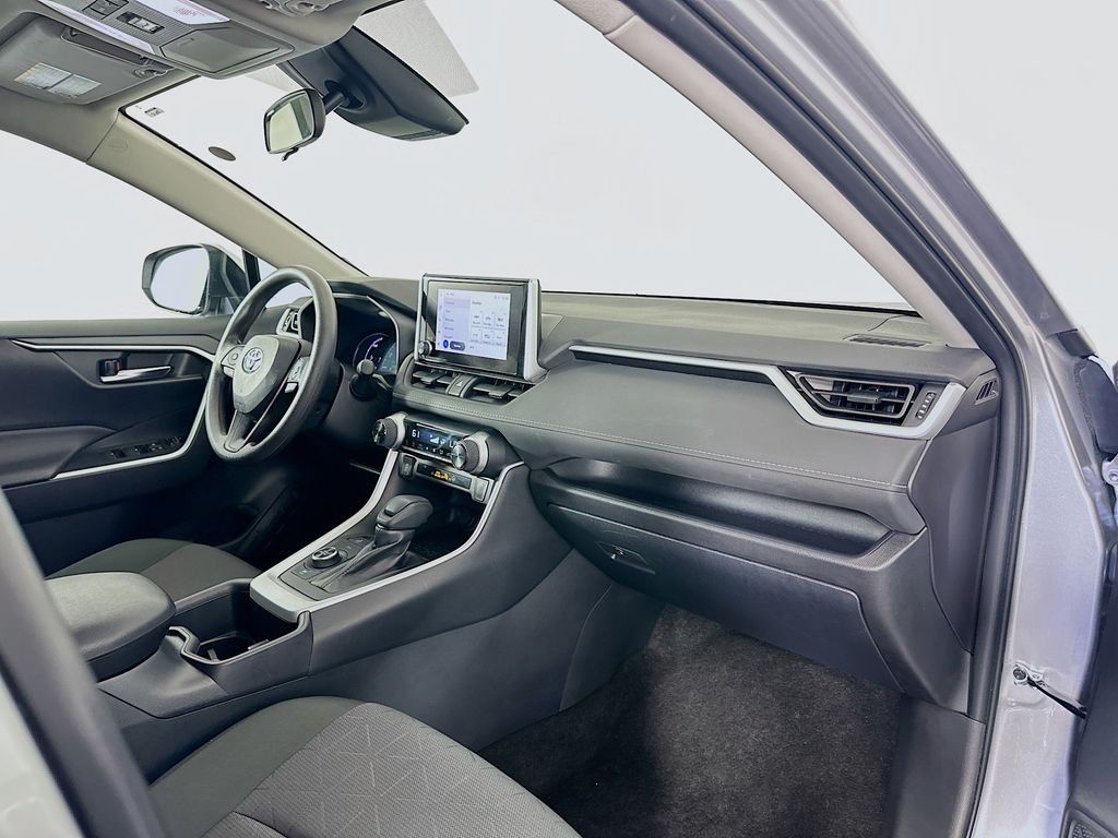 Thumbnail: 2025 Toyota RAV4 - 28