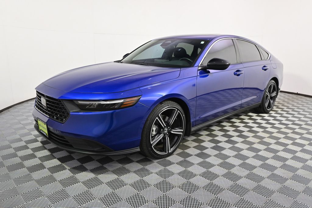 Used 2023  Honda Sport Hybrid image 2