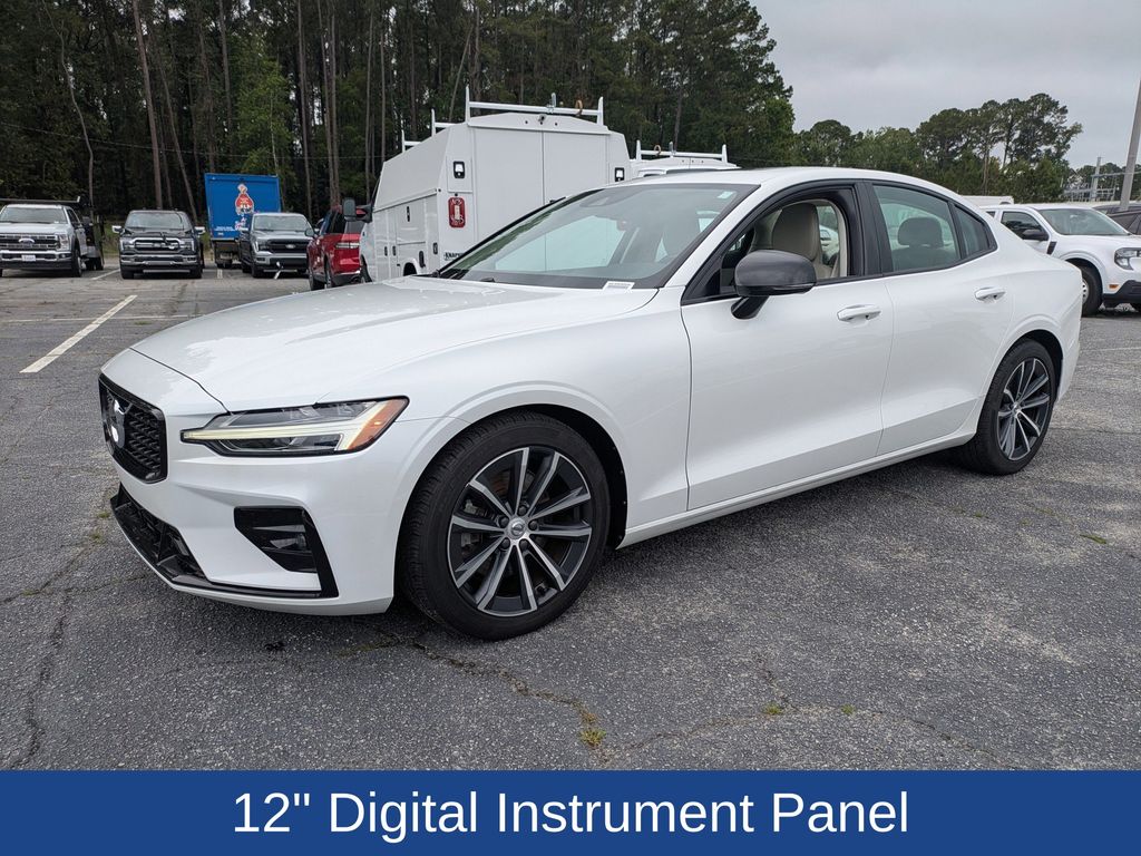 2021 Volvo S60 T5 Momentum
