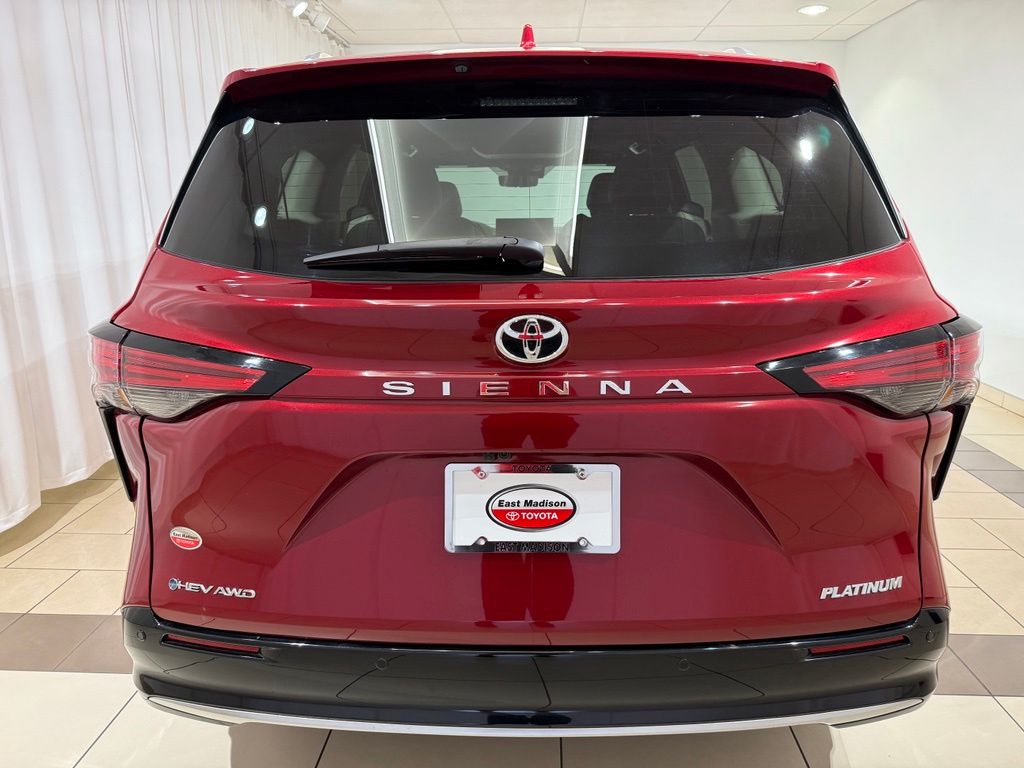 Thumbnail: 2026 Toyota Sienna - 4