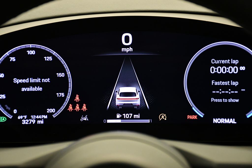 Thumbnail: 2024 Porsche Cayenne - 30