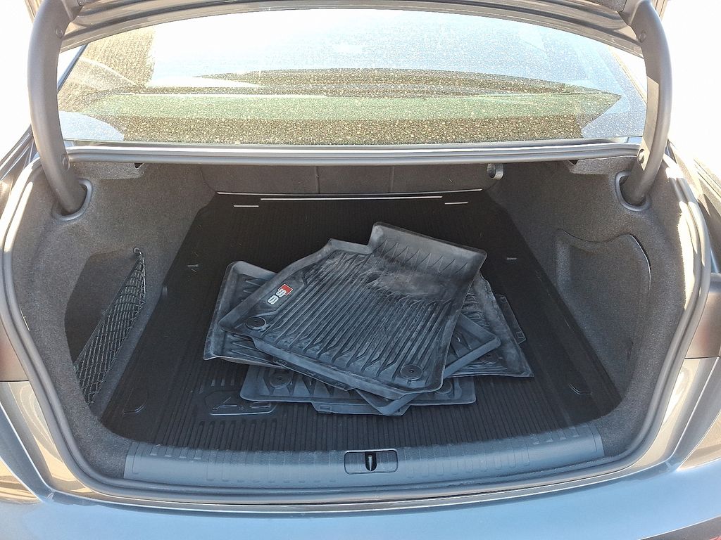 Thumbnail: 2021 Audi S6 - 28