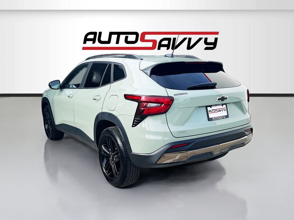 Used 2025 Green Chevrolet ACTIV image 5