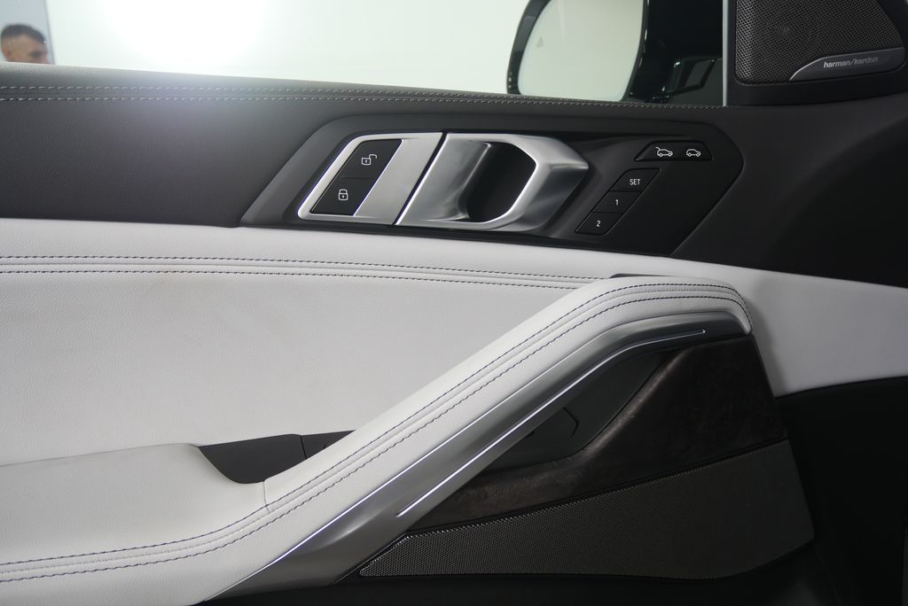 Thumbnail: 2027 BMW X6 - 8