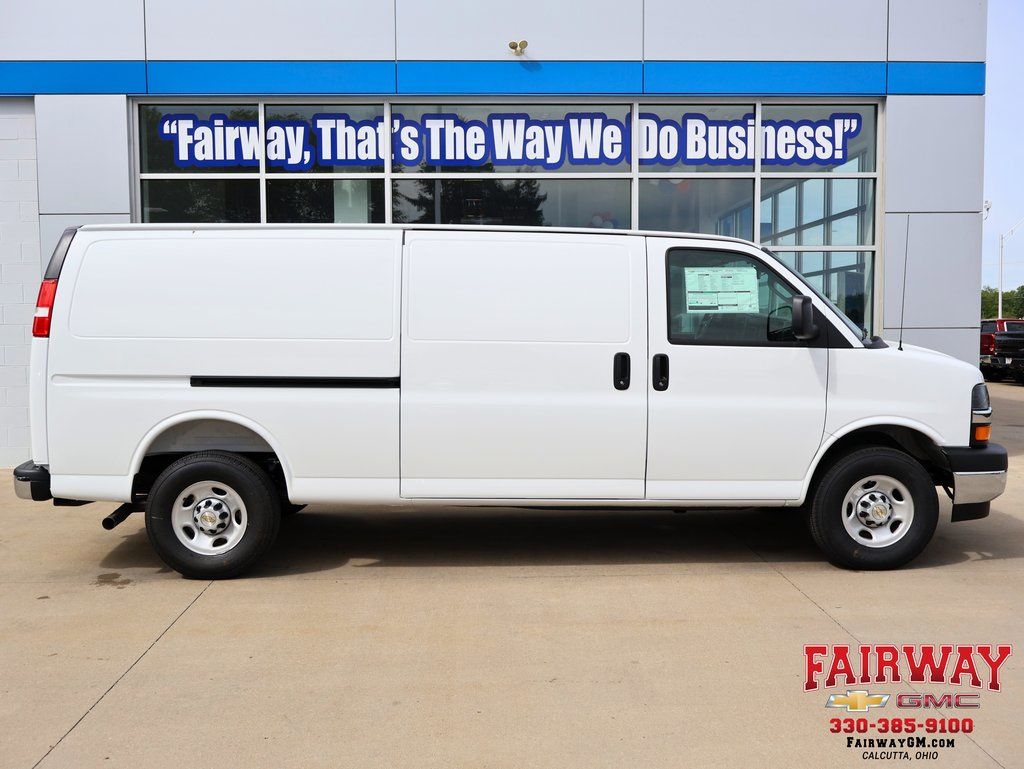 2025 Chevrolet Express Cargo 3500 RWD
