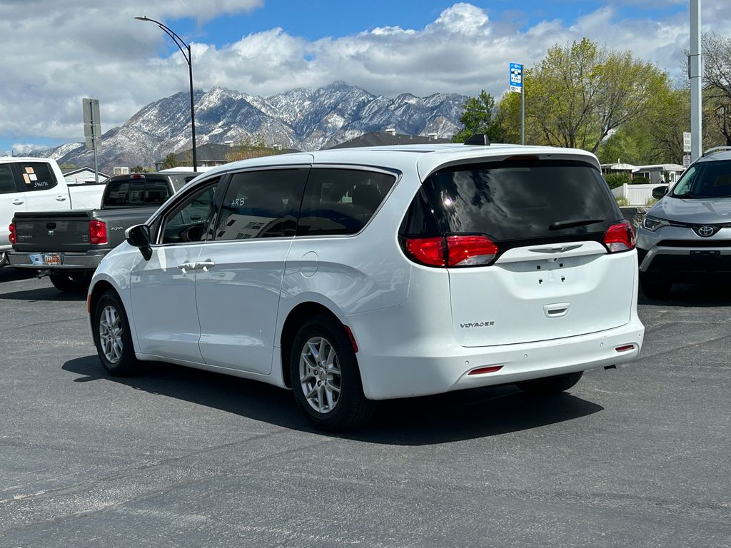 View vehicle photo 6