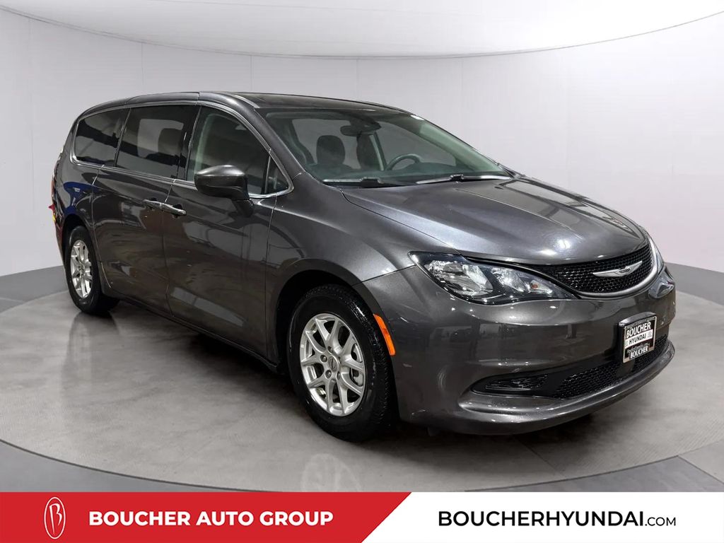 2023 Chrysler Voyager LX