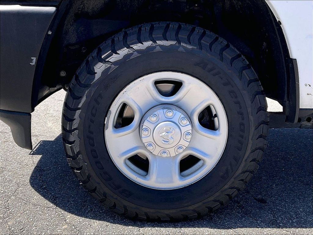 2023 Ram 3500 — photo 7