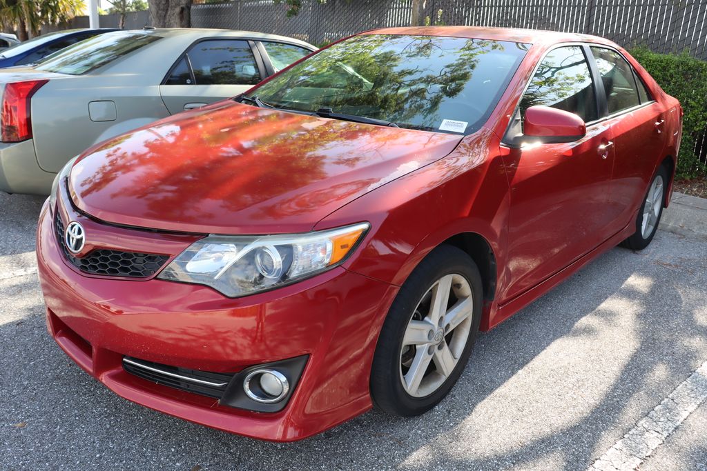 2013 Toyota Camry SE 2