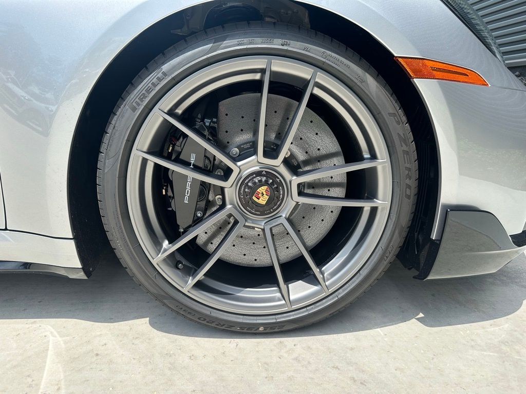 Thumbnail: 2024 Porsche 911 - 32