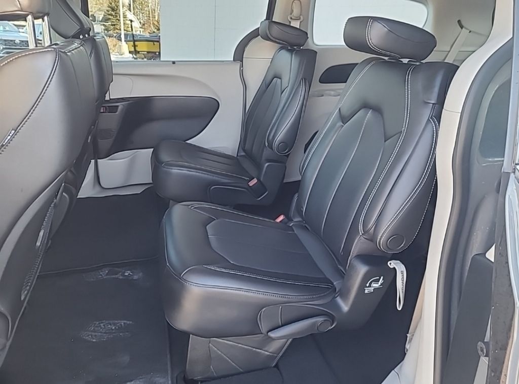 used 2023 Chrysler Pacifica car, priced at $34,299