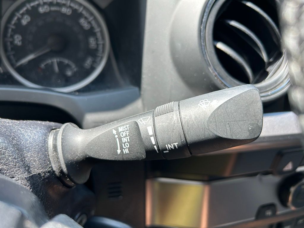 2022 Toyota Tacoma SR5 26