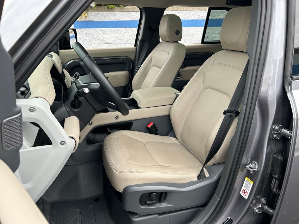 2024 Land Rover Defender 110 17