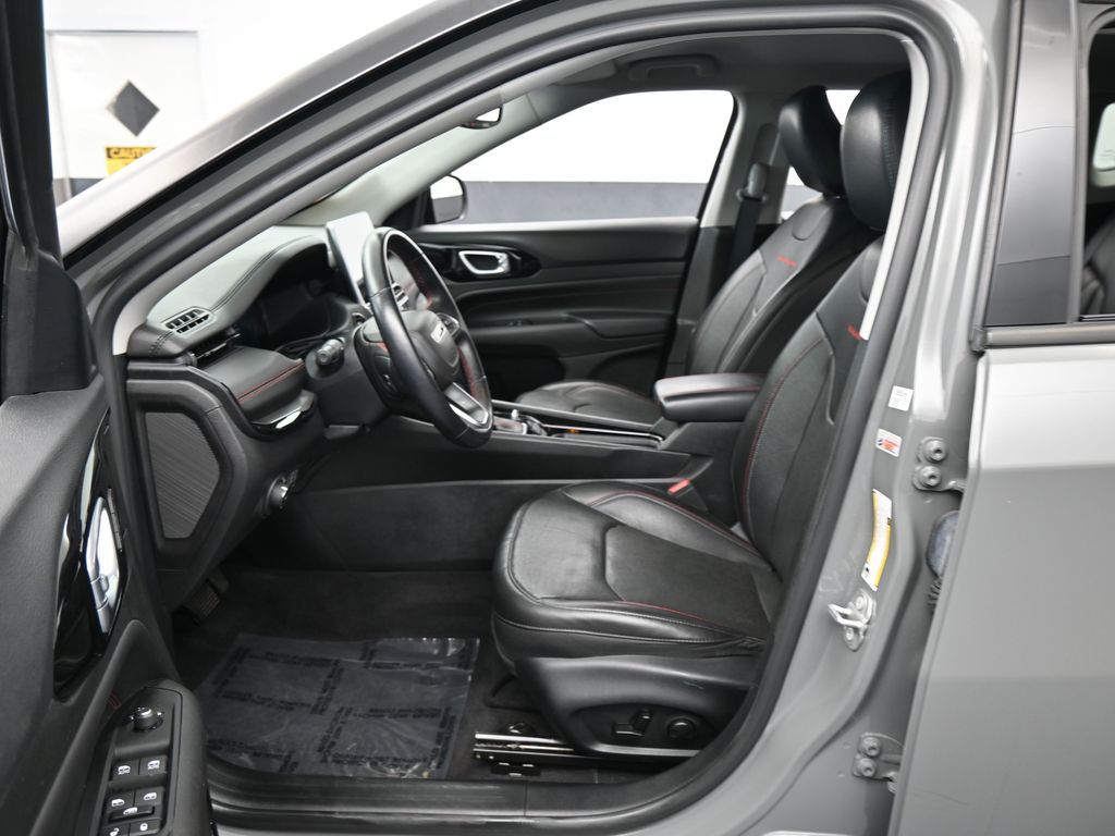 Used 2022 Sting-Gray Clearcoat Jeep Trailhawk image 11