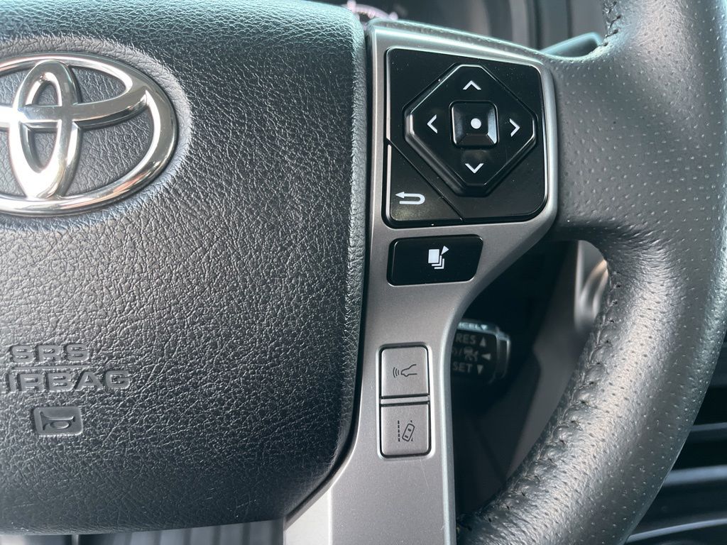 Thumbnail: 2022 Toyota 4Runner - 22