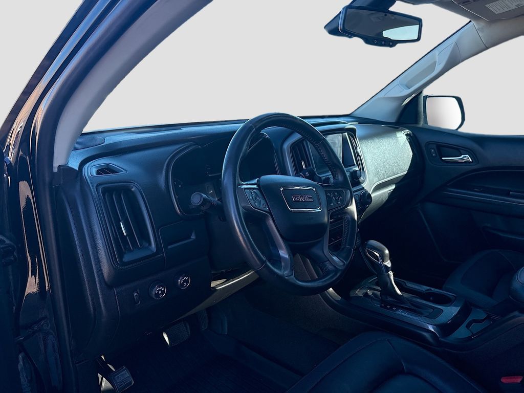 Used 2022 Black GMC AT4 w/Leather image 9