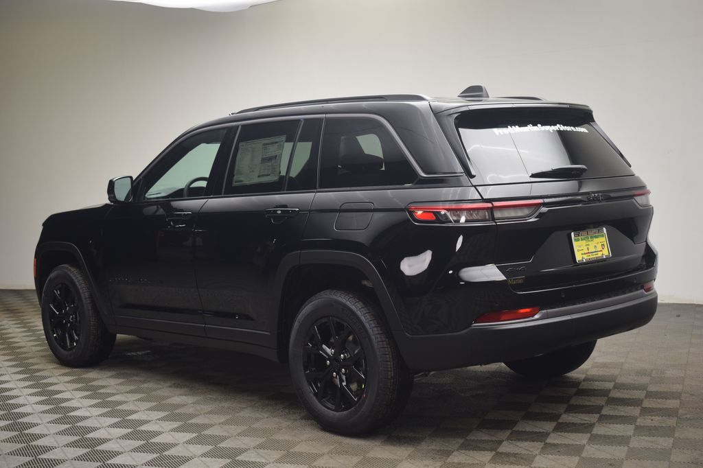 new 2026 Jeep Grand Cherokee car, priced at $40,443