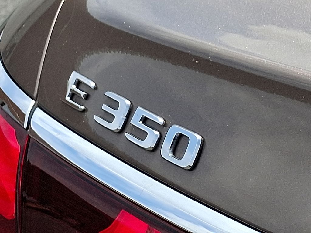 Thumbnail: 2025 Mercedes-Benz E-Class - 30