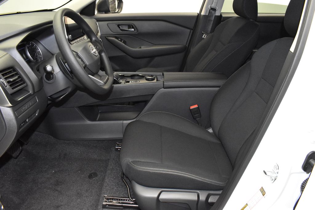 Thumbnail: 2026 Nissan Rogue - 12