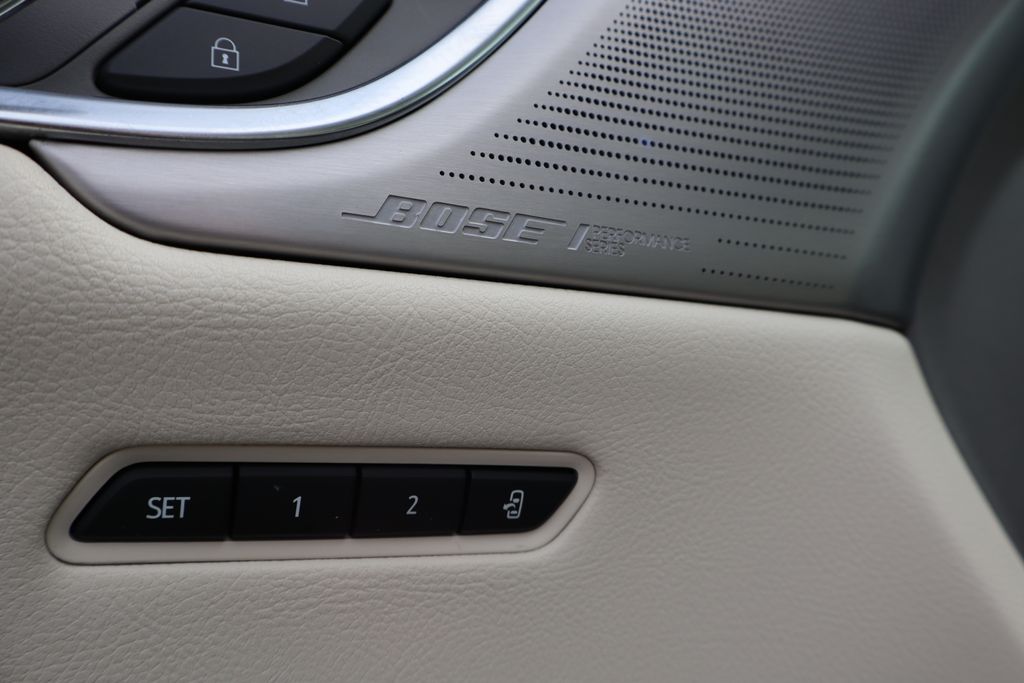 2022 Cadillac XT6 Premium Luxury photo