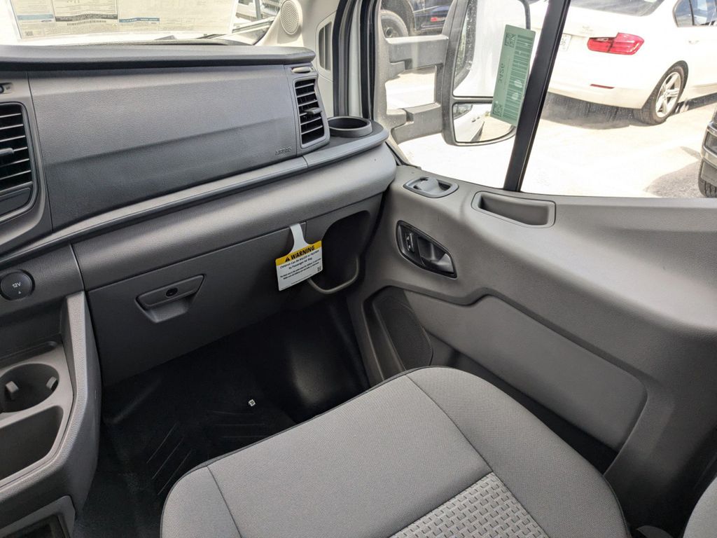 2025 Ford Transit 250
