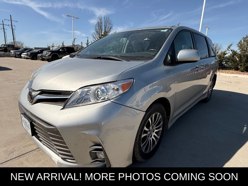 2020 Toyota Sienna XLE