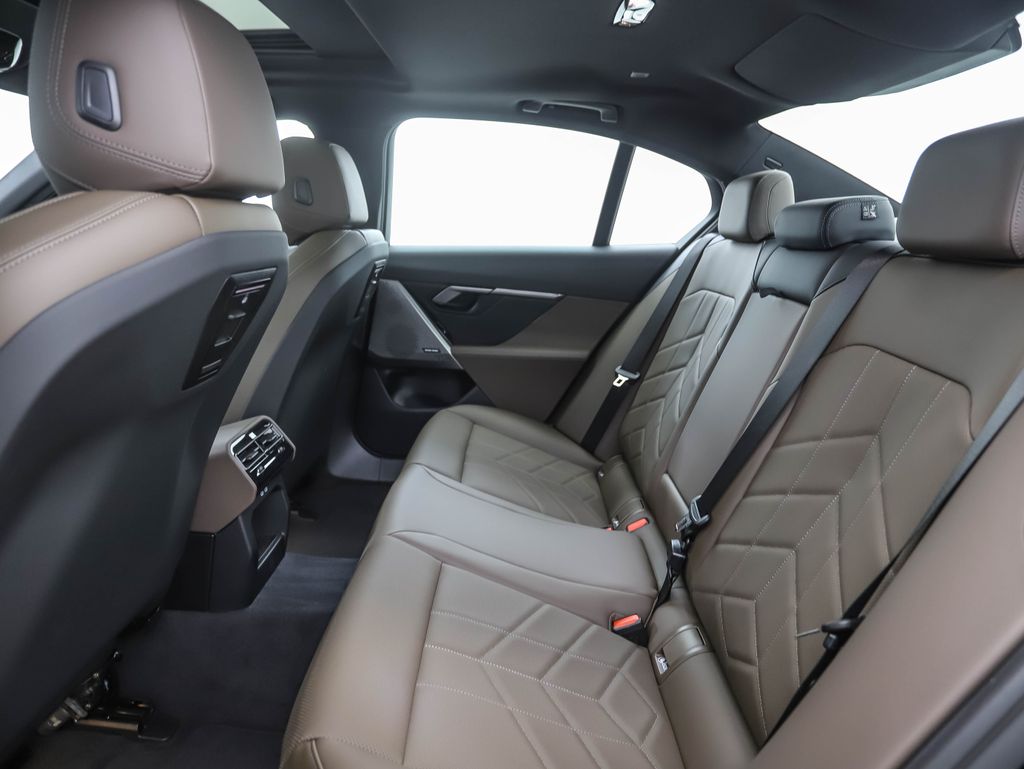 2026 BMW 5 Series 530i xDrive 21