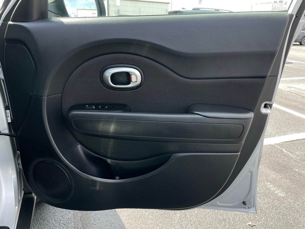 Thumbnail: 2016 Kia Soul - 27