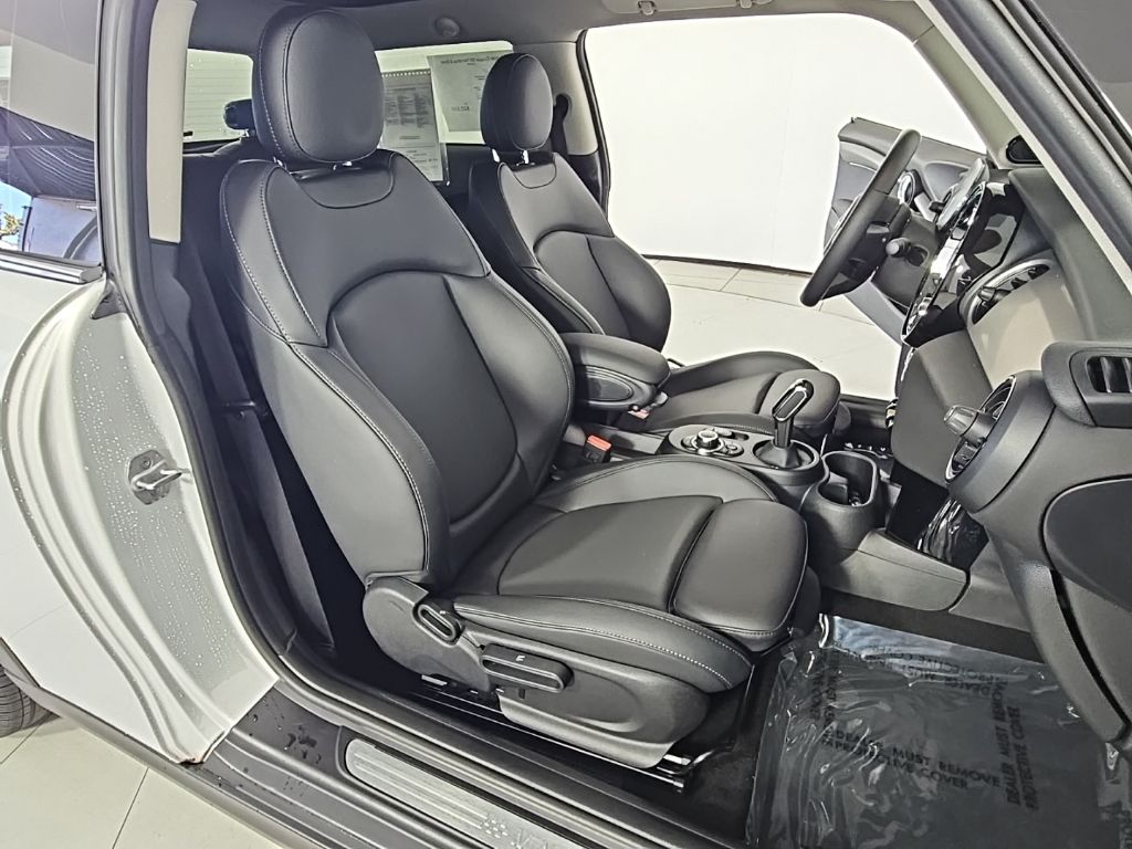 Thumbnail: 2023 MINI Cooper - 20