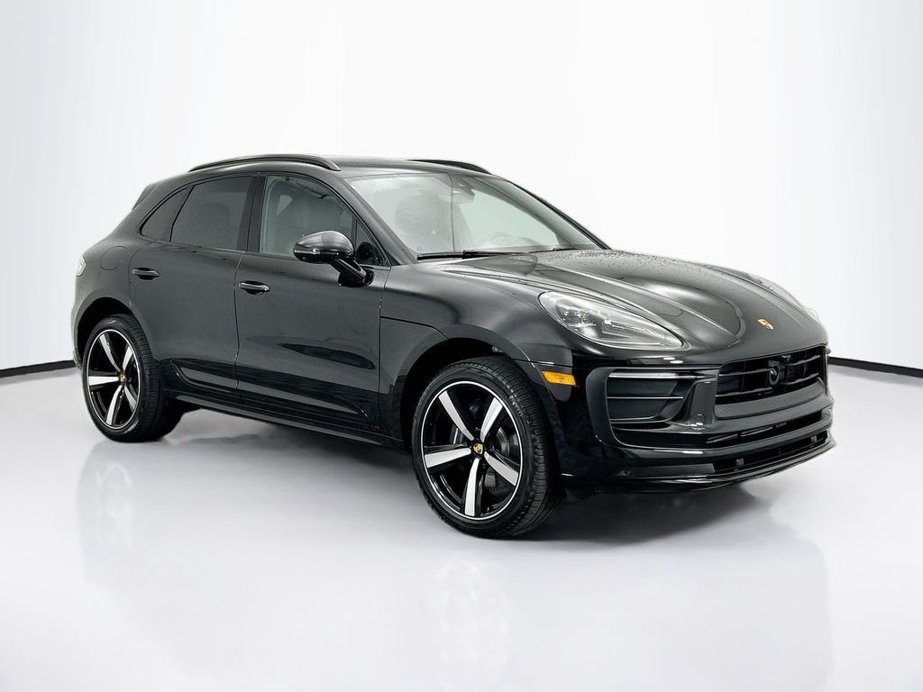 Thumbnail: 2026 Porsche Macan - 9