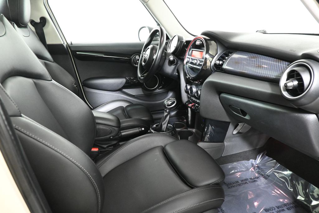 2015 MINI Cooper Base 23