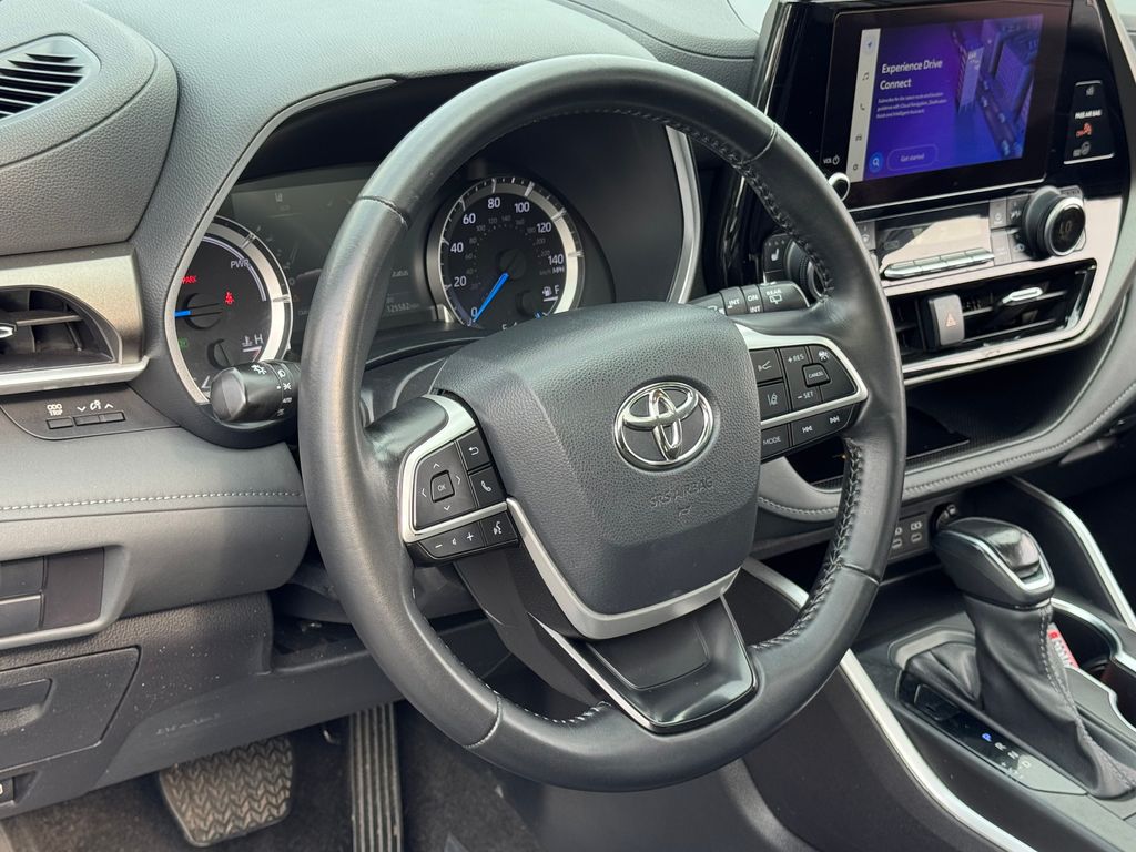 2023 Toyota Highlander Hybrid XLE
